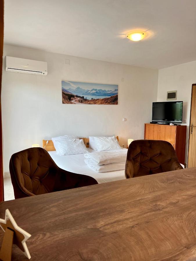 Rooms & Apartment Hegic Задар Экстерьер фото
